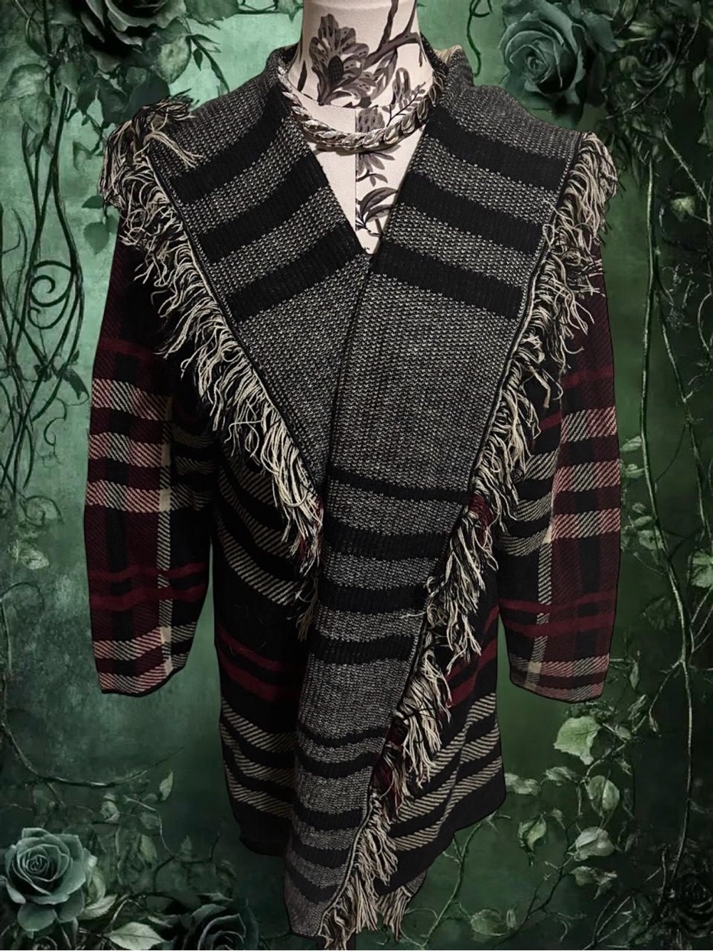 Fringed Plaid Open-Front Women's Coatigan - Black & Burgundy